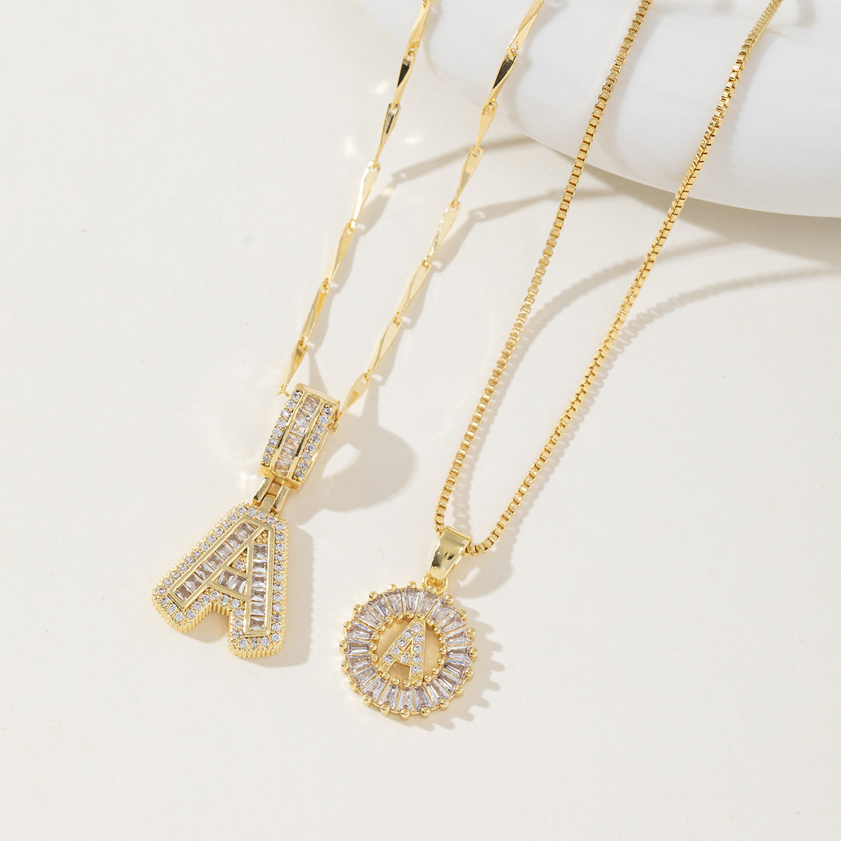 Collar de letras (Compre uno y llévese otro gratis)