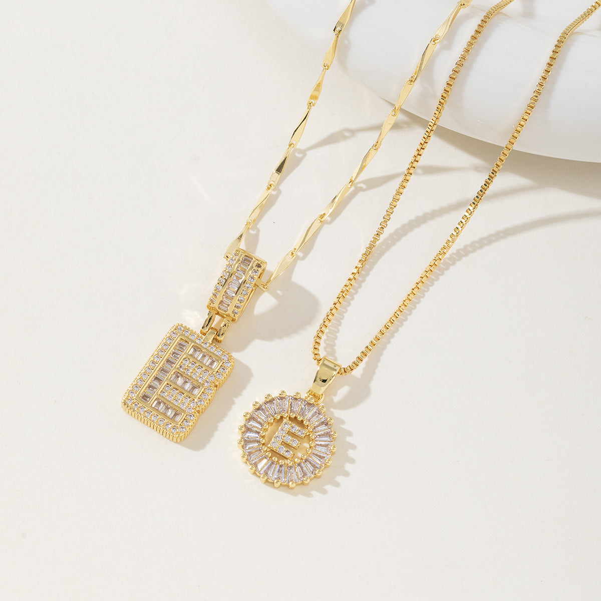 Collar de letras (Compre uno y llévese otro gratis)