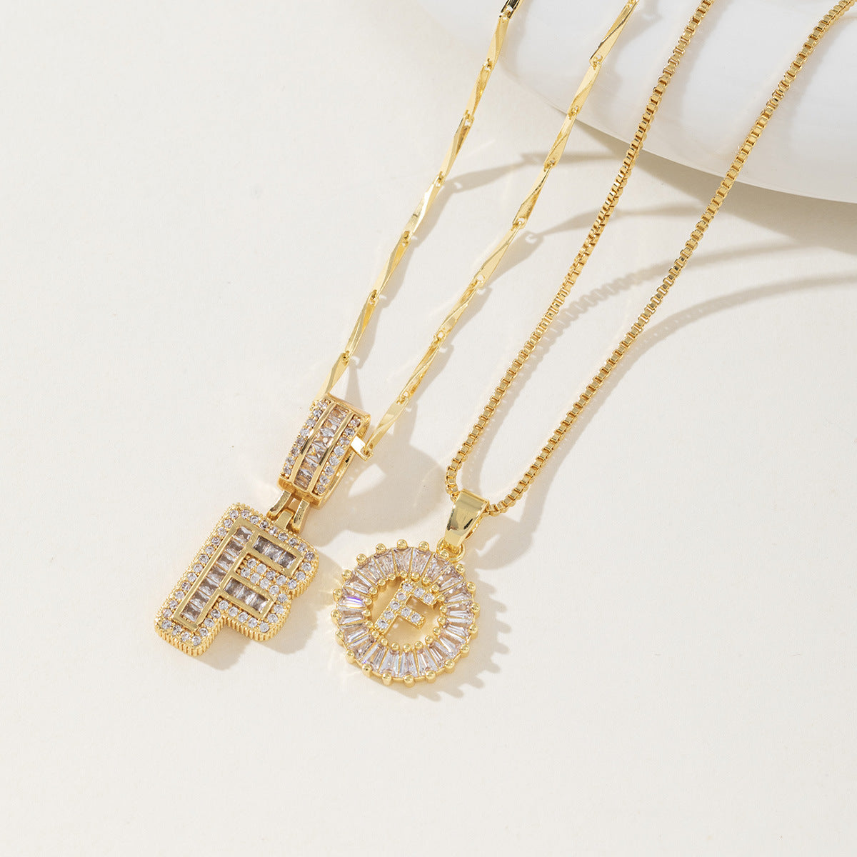 Collar de letras (Compre uno y llévese otro gratis)