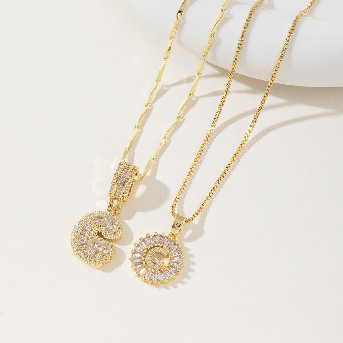 Collar de letras (Compre uno y llévese otro gratis)