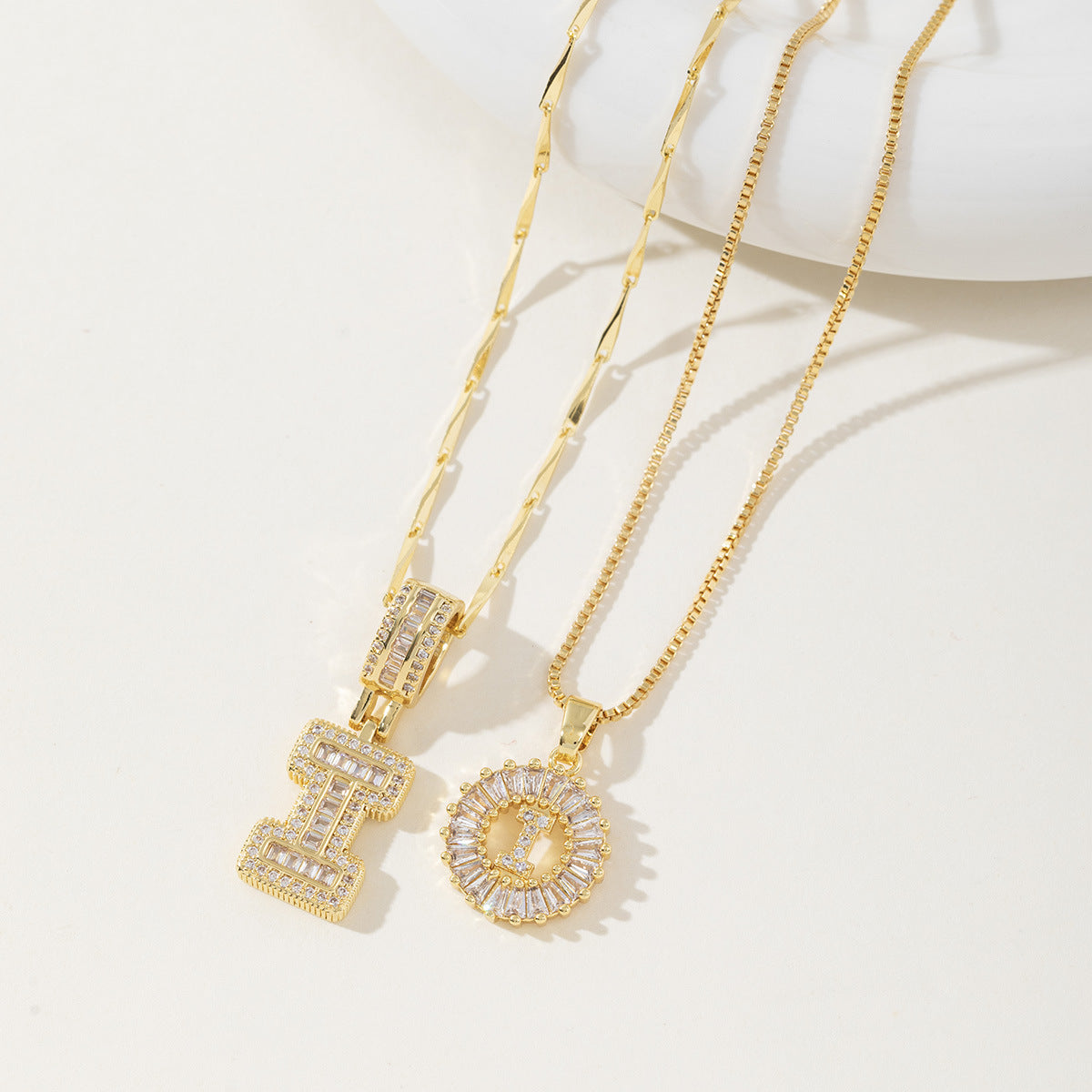 Collar de letras (Compre uno y llévese otro gratis)