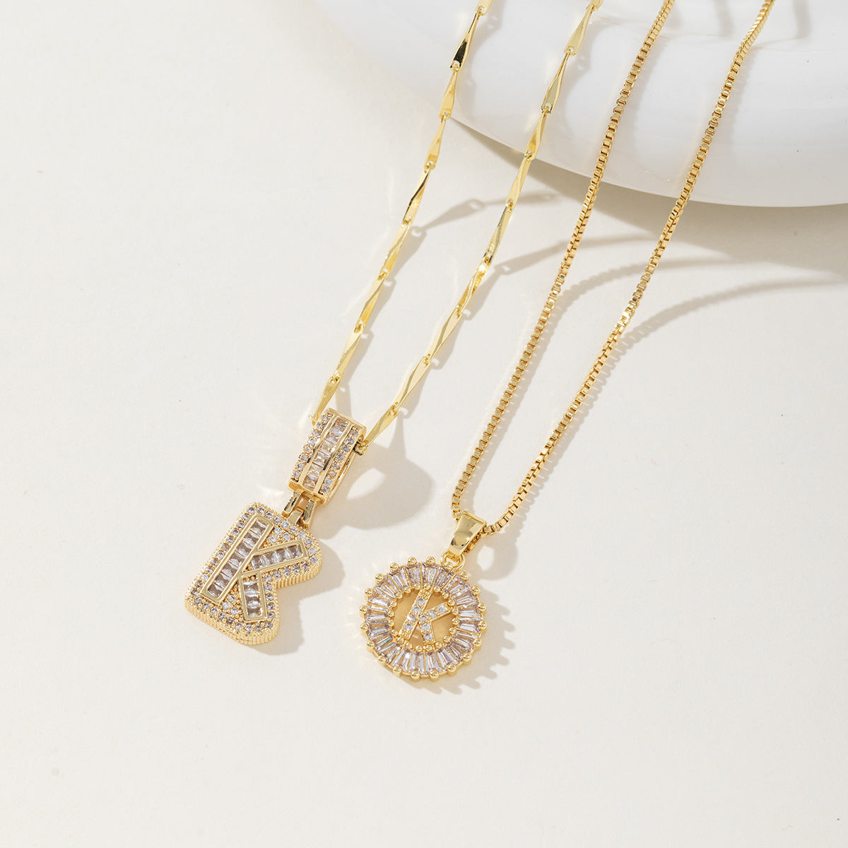 Collar de letras (Compre uno y llévese otro gratis)