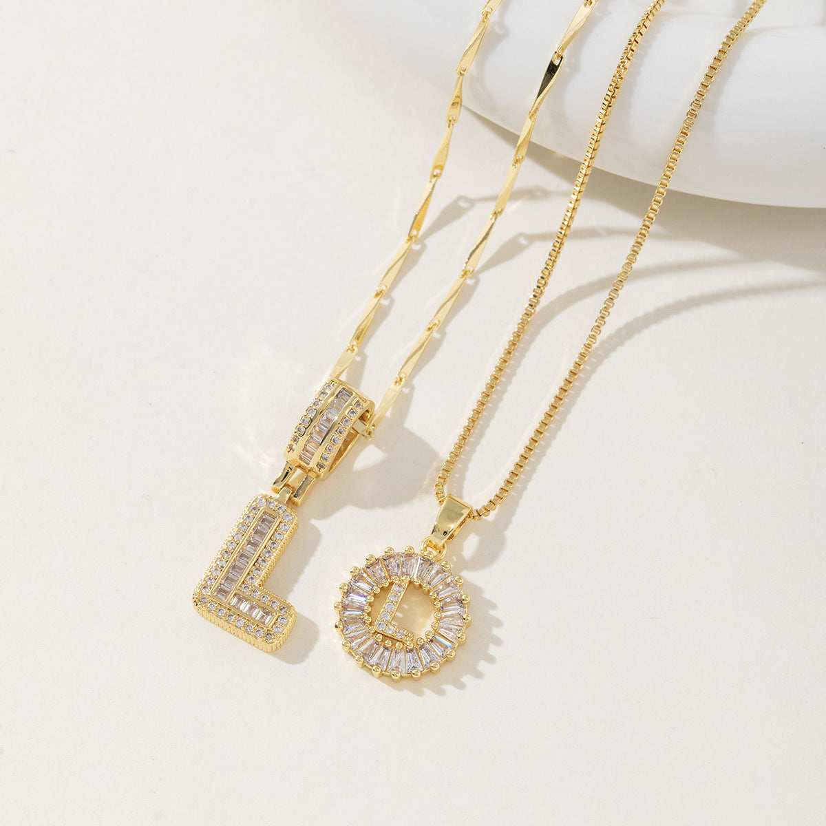 Collar de letras (Compre uno y llévese otro gratis)