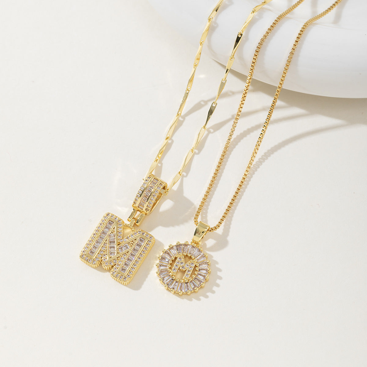 Collar de letras (Compre uno y llévese otro gratis)