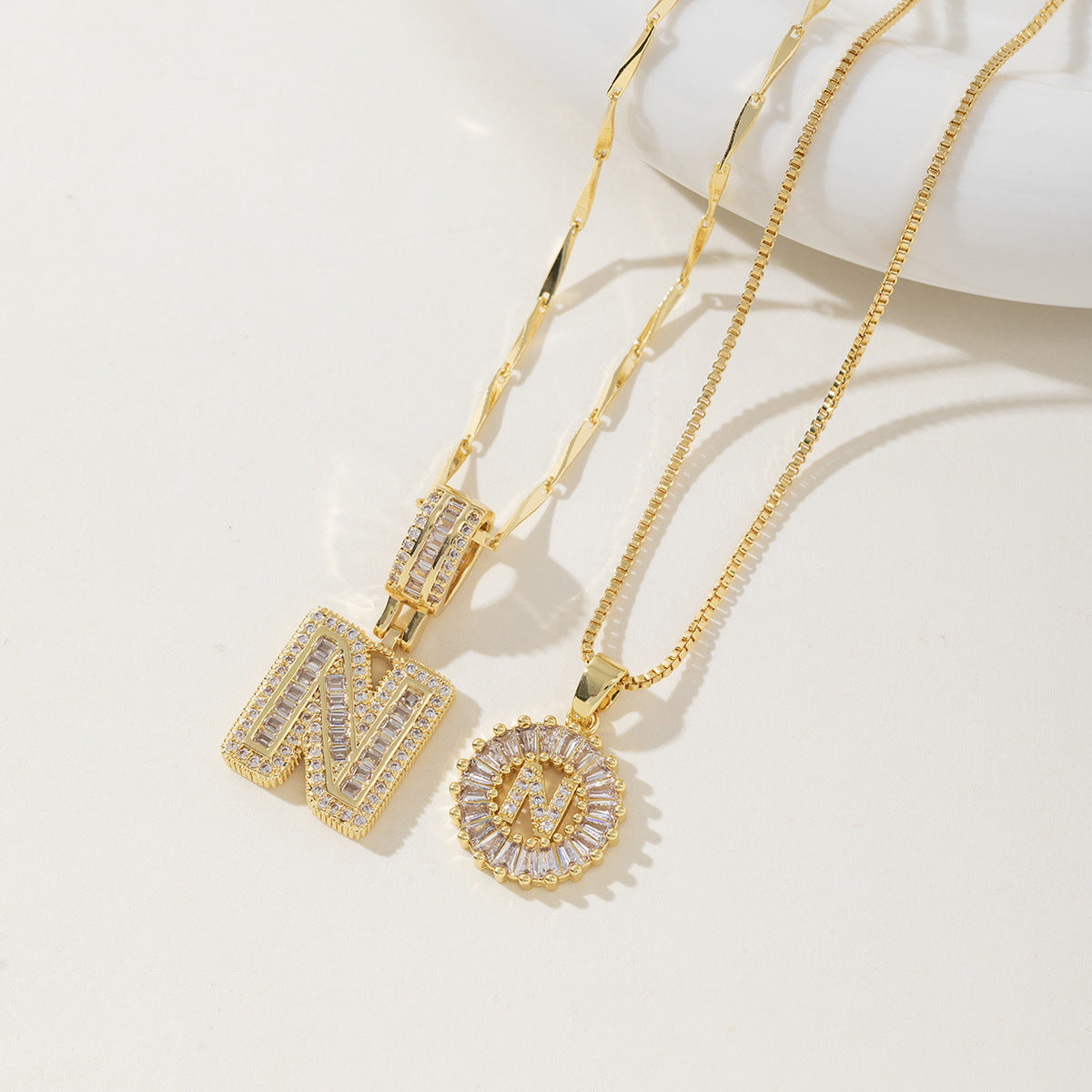 Collar de letras (Compre uno y llévese otro gratis)
