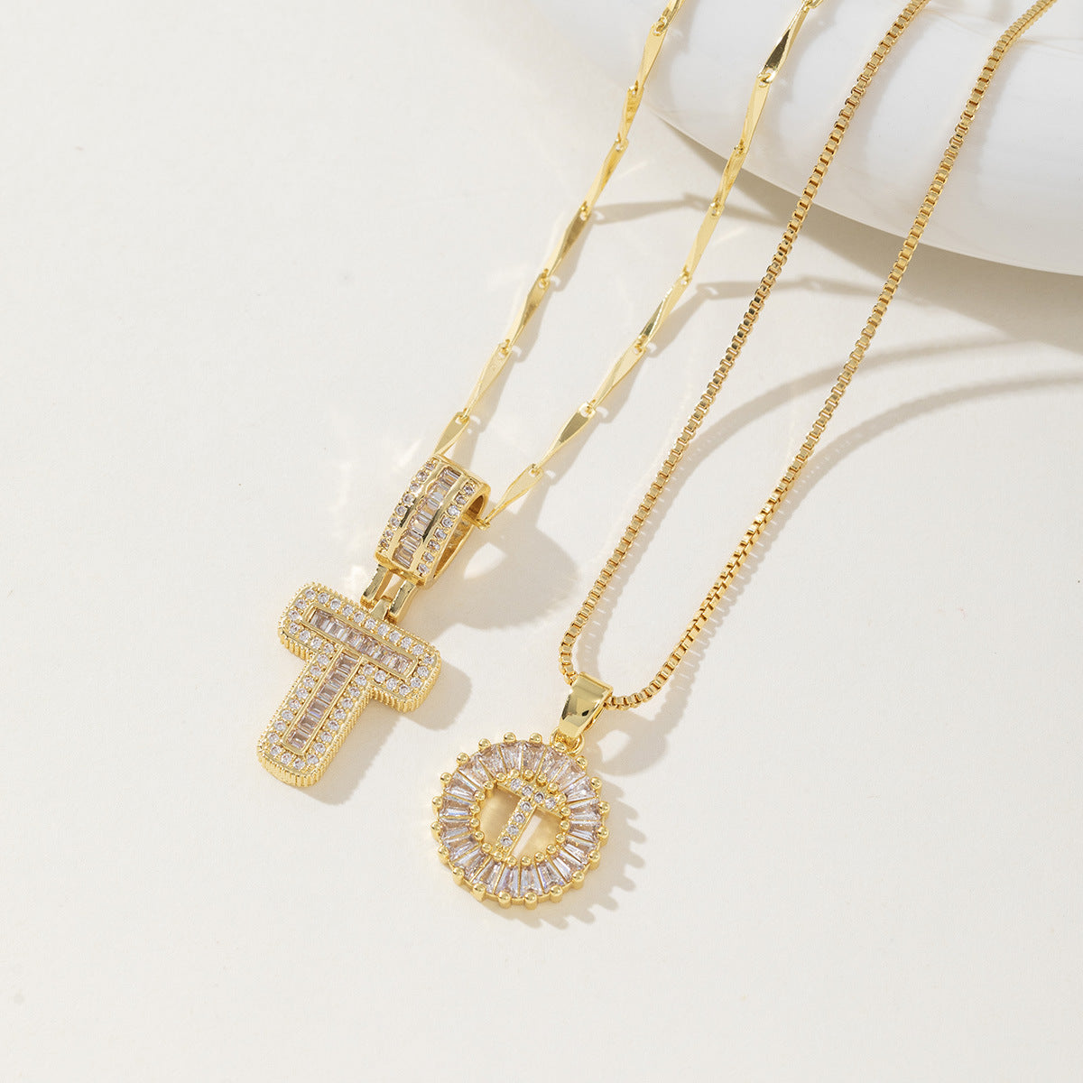 Collar de letras (Compre uno y llévese otro gratis)
