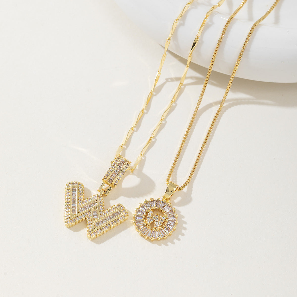 Collar de letras (Compre uno y llévese otro gratis)