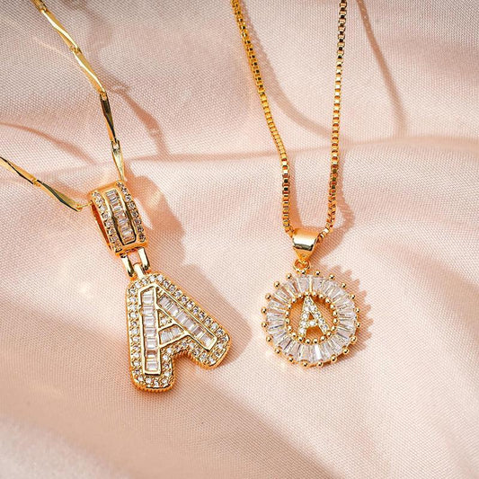 Collar de letras (Compre uno y llévese otro gratis)
