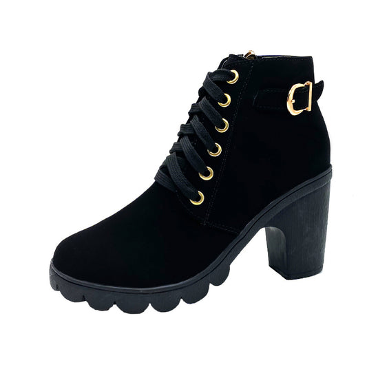 Un_par_de_botas_Martin_negras_de_tacón_alto_1