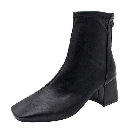 Un_par_de_botas_negro_de_punta_cuadrada_1