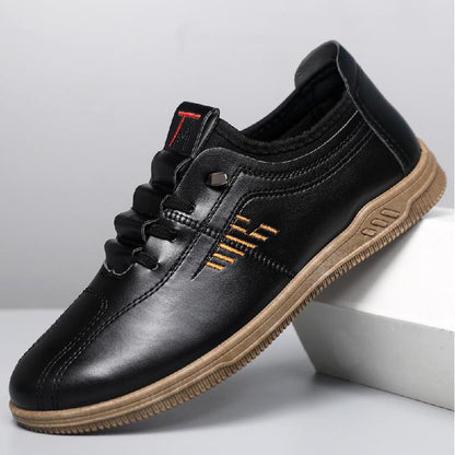 Un_par_de_mocasines_negros_de_cuero_suave_1