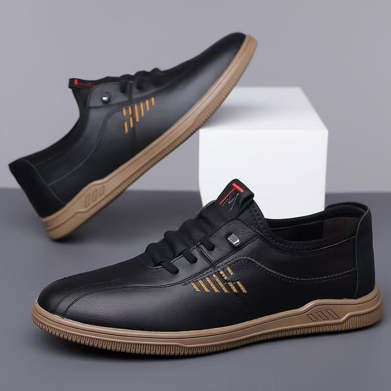 Un_par_de_mocasines_negros_de_cuero_suave_4