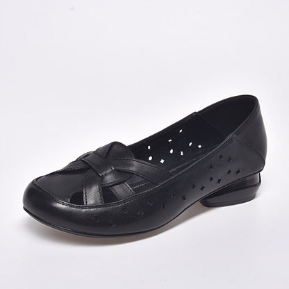 Un_par_de_sandalias_de_cuero_negro_2
