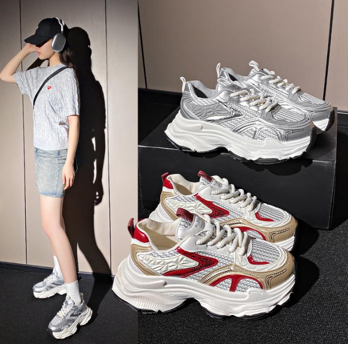 Un_par_de_zapatillas_rojas_4