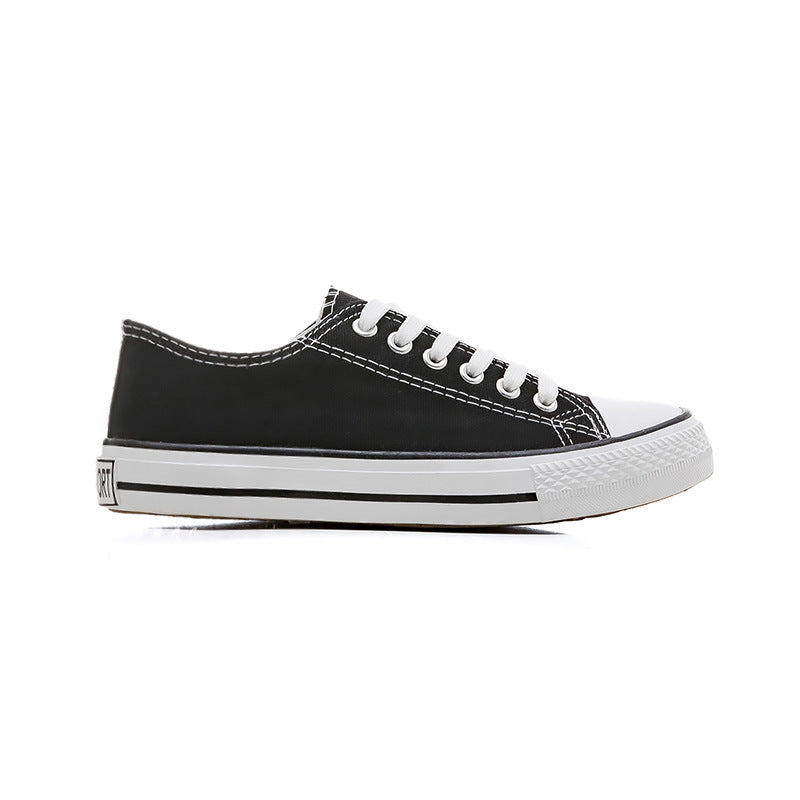 Un_par_de_zapatos_de_lona_negros_8