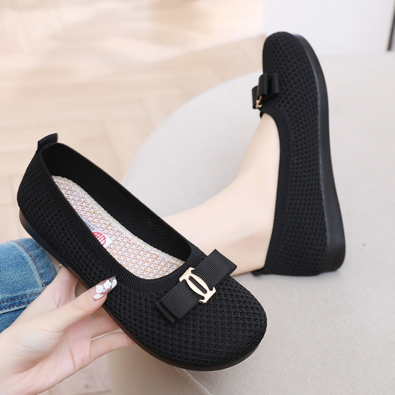 Un_par_de_zapatos_de_punto_negros_2