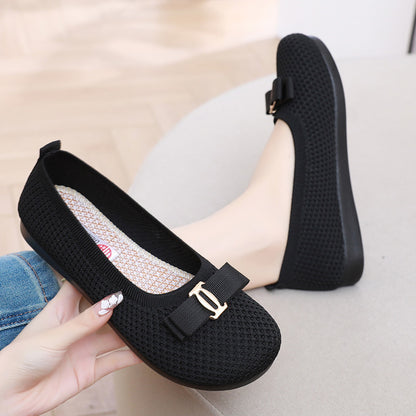 Un_par_de_zapatos_de_punto_negros_2