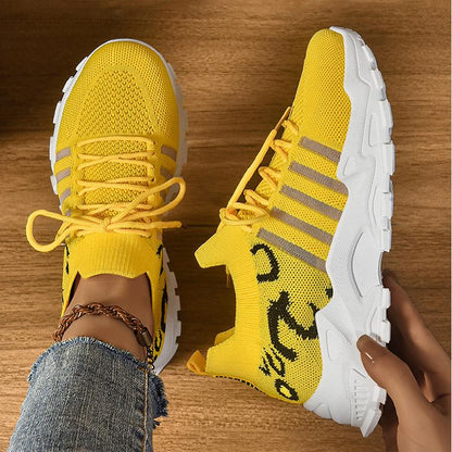 Zapatillas_de_plataforma_amarillas_2